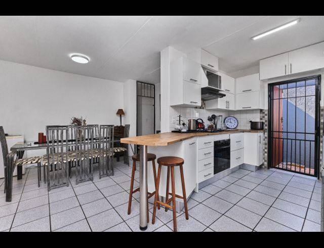 3 BEDROOM CLUSTER FOR SALE IN SUNNINGHILL